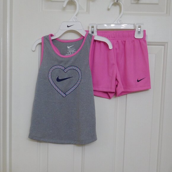 NWT 2pc Nike Gray Colorful Heart Top & Pink Shorts Set sz 6 - Picture 1 of 1